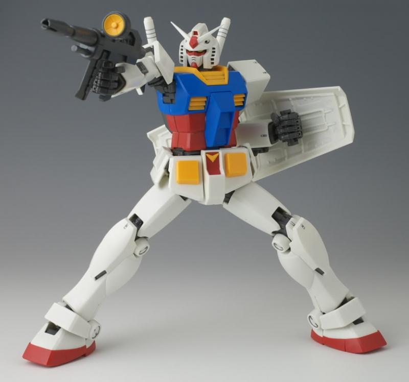 Bandai Master Grade RX-78-2 Gundam Ver.2.0 in scala 1/100