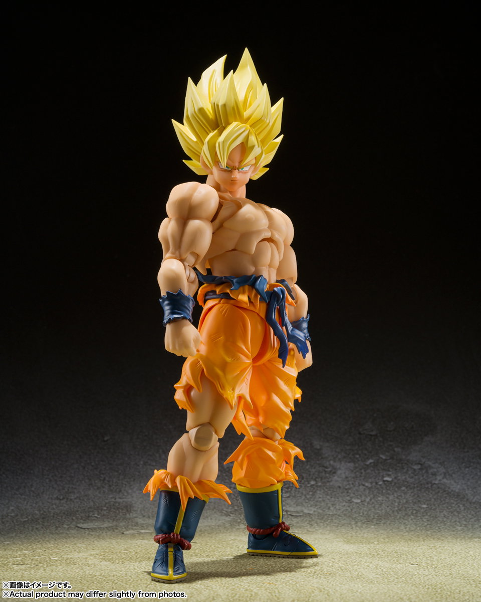 Goku S.H.Figuarts Legendary Super Saiyan con capelli dorati e torso scoperto