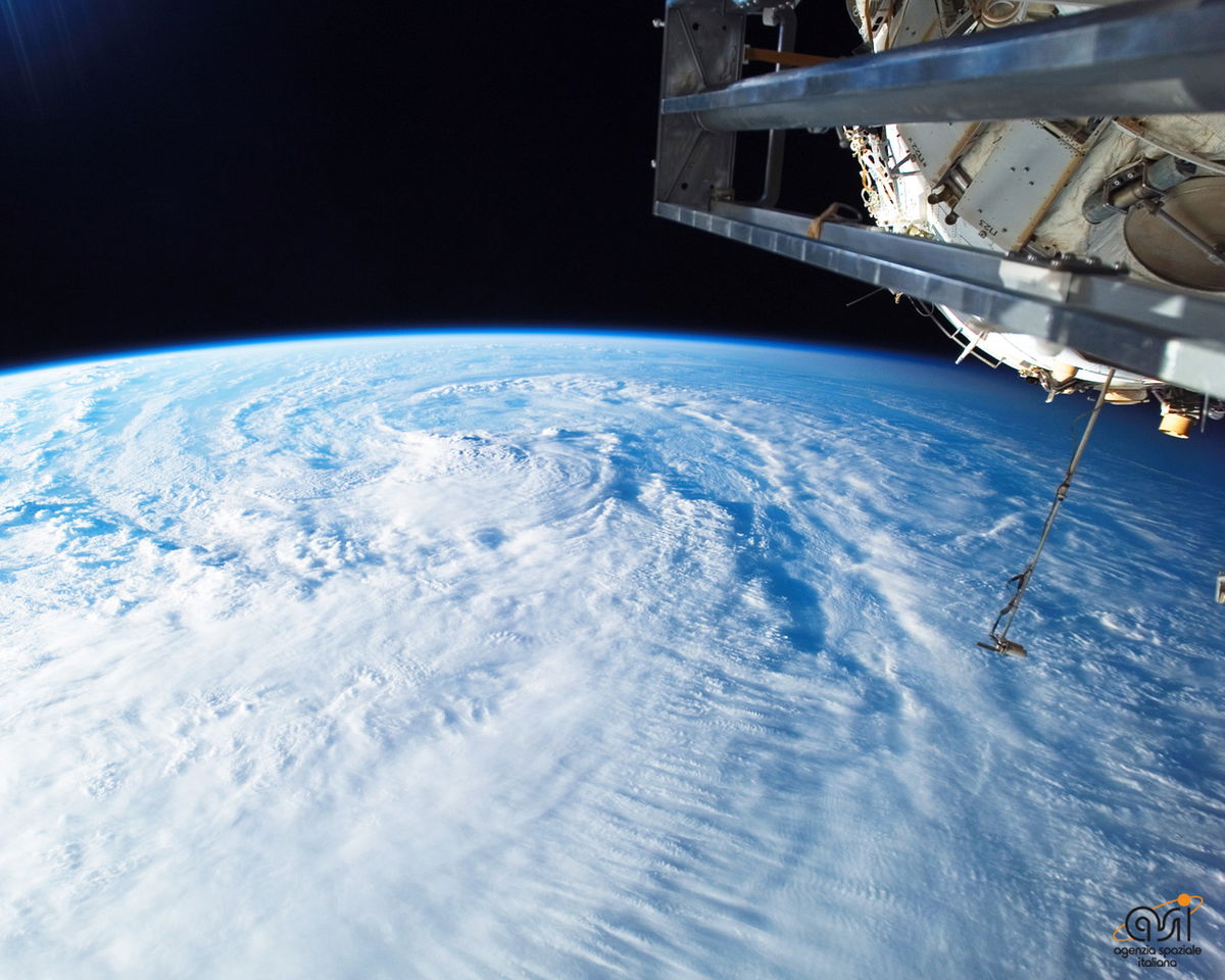 The dark side of Astrosamantha: il governo non garantisce i fondi per la ricerca aerospaziale? article-post