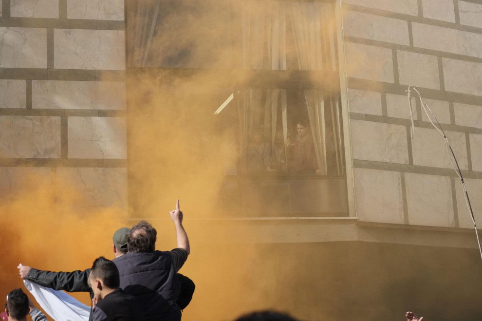 La rivolta di Carrara e la verità sulla storia dell'argine del Carrione in polistirolo article-post
