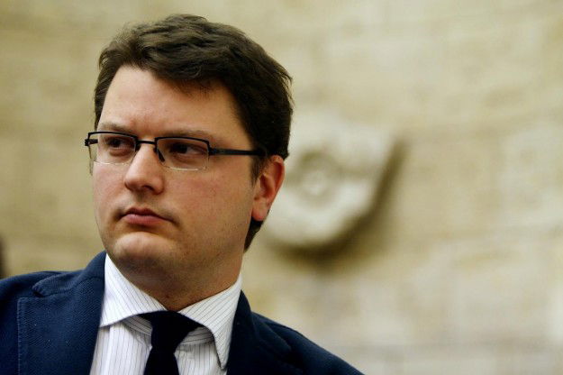 La barzelletta delle primarie PD in Campania article-post