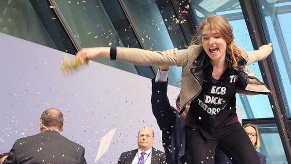 Josephine Witt: chi è l'ex Femen che ha aggredito Draghi article-post