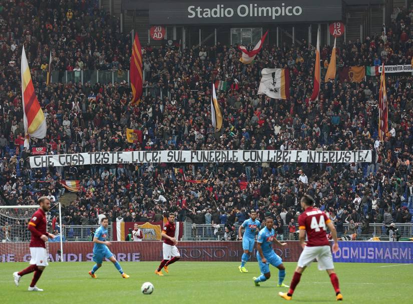 La squalifica della Curva Sud per gli striscioni sulla madre di Ciro Esposito article-post