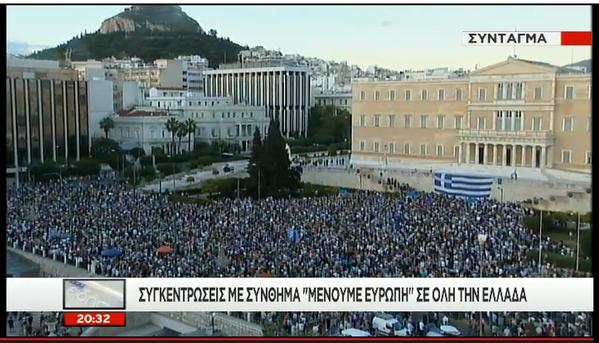 L'inviato di Porta a Porta aggredito dai comunisti in Grecia article-post