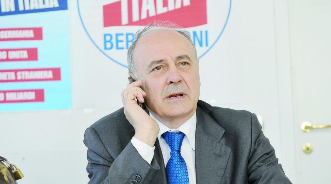 Il senatore che NON picchiava la moglie article-post