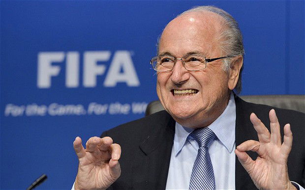 Sepp Blatter si dimette article-post