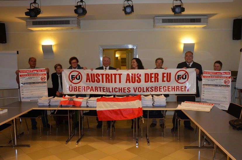 È vero che l'Austria vuole uscire con un referendum dall'euro? article-post