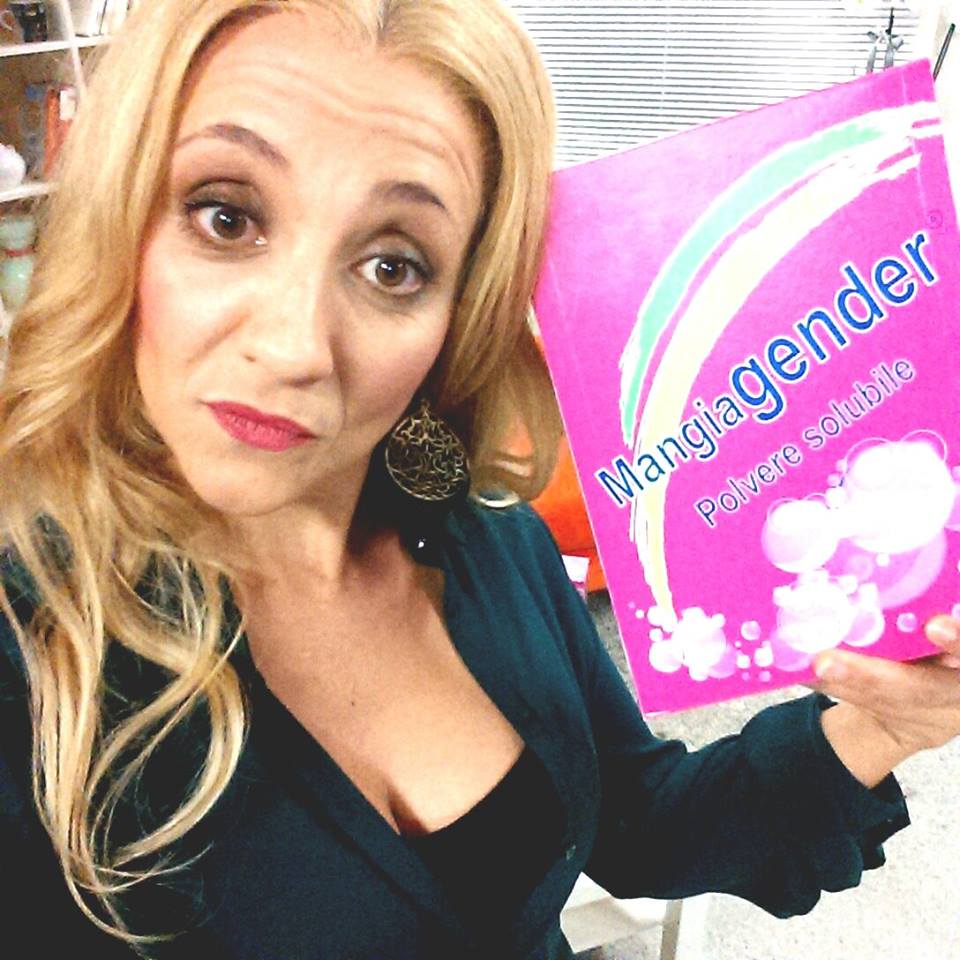 Lucia Ocone inventa il detergender, il sapone contro il gender