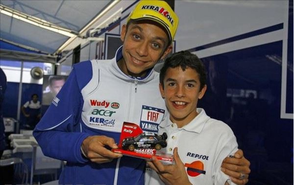 Valentino Rossi contro Marquez, tutto quello che non torna article-post