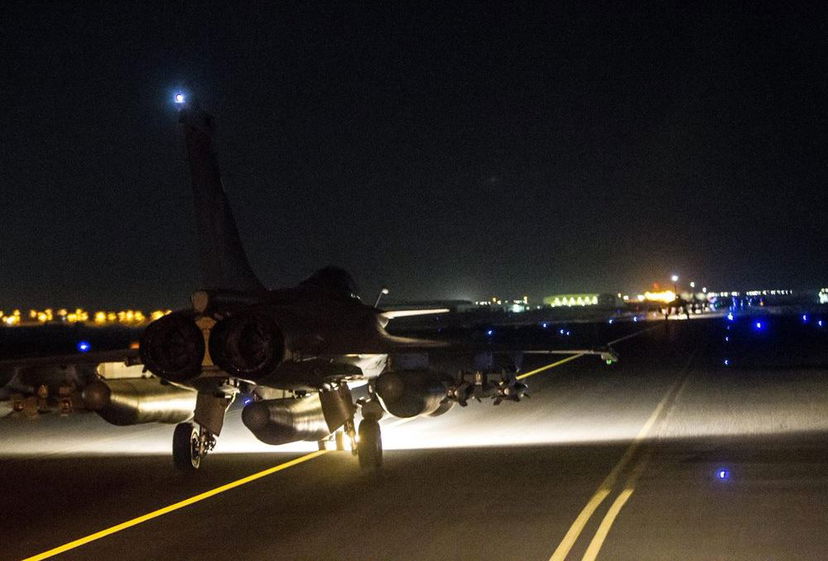 La bufala delle foto delle vittime delle bombe francesi a Raqqa article-post