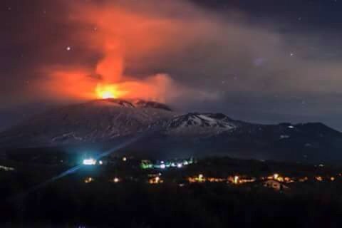 Etna, la polvere nera che colpisce Reggio Calabria article-post