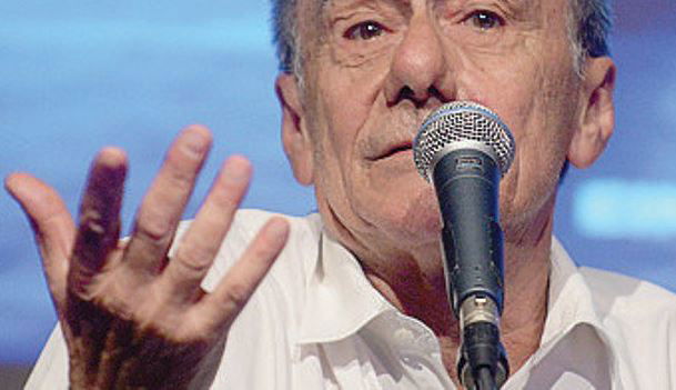 Gli insulti a Vecchioni che ha detto che la Sicilia è un'isola di merda article-post