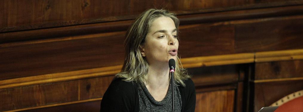 Così il M5S ha fregato Serenella Fucksia article-post