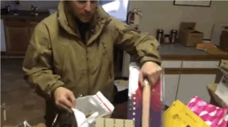 oregon under attack dildo glitter - 3