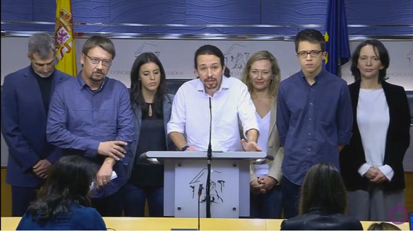 Podemos dice sì al governo con i socialisti article-post