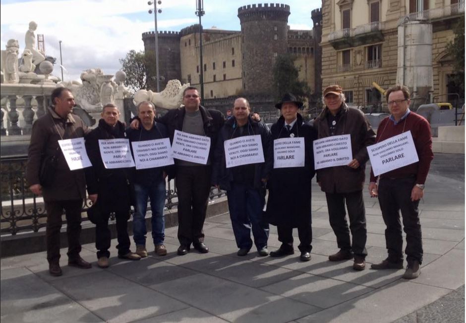 napoli libera meetup sospesi sciopero fame - 1