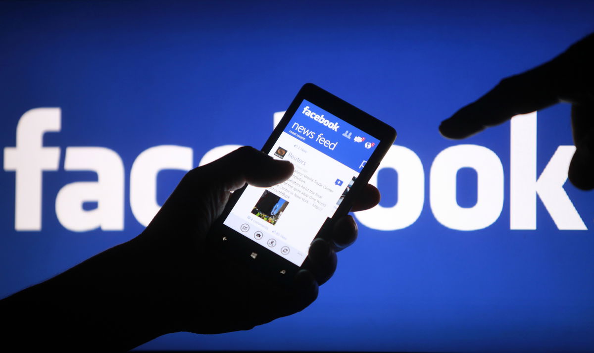 Facebook dovrebbe bloccare i fake, dice il garante della privacy article-post