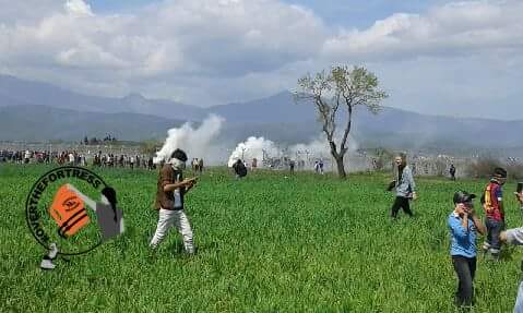 I lacrimogeni contro i profughi a Idomeni article-post
