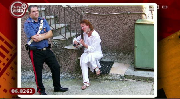Marisa Brunelli: il video dei carabinieri che schiaffeggiano la donna che fa resistenza article-post