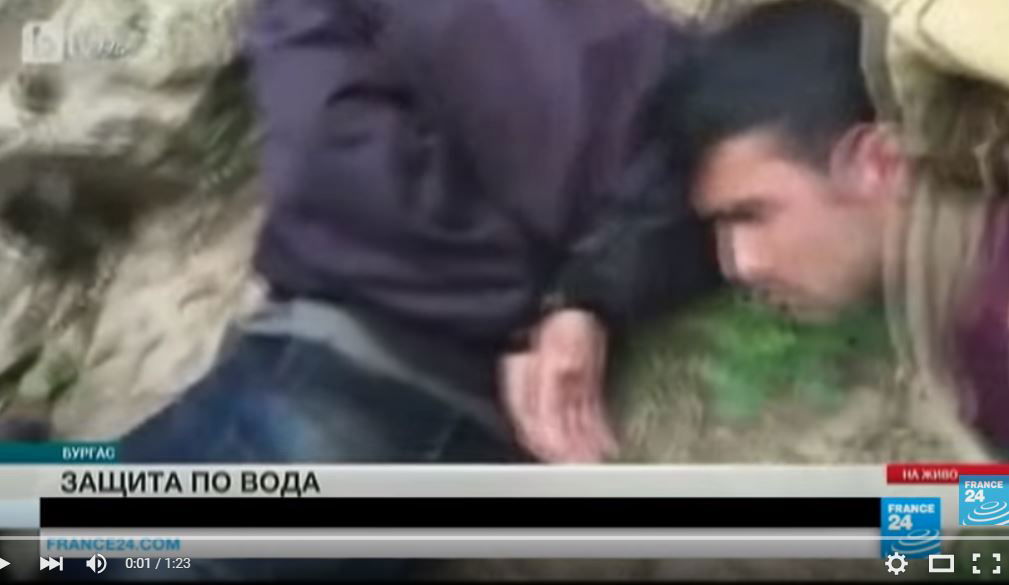 Il video della milizia anti-migranti che "arresta" i profughi article-post
