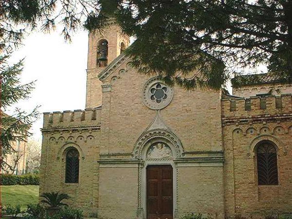 La bomba alla chiesa di San Marco alle Paludi di Fermo article-post