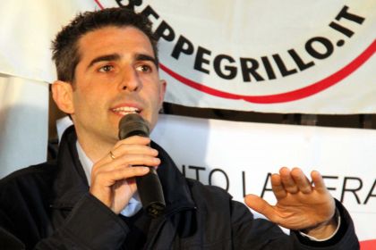 Davide Casaleggio e la cacciata di Pizzarotti article-post