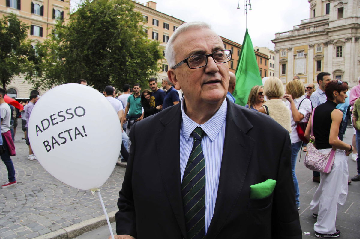 Per Borghezio chi fa il saluto romano “ha ideali” e esprime una “destra sublime” article-post