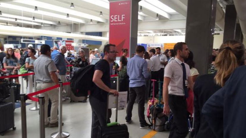 Delta Air Lines: il blocco globale dei voli article-post