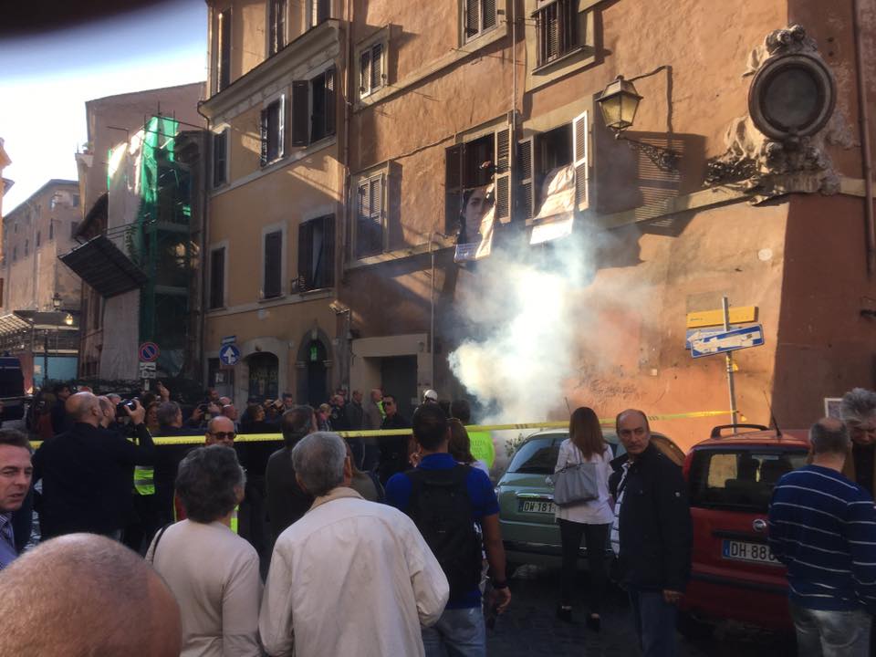 Simone Di Stefano di Casapound arrestato al Colosseo article-post