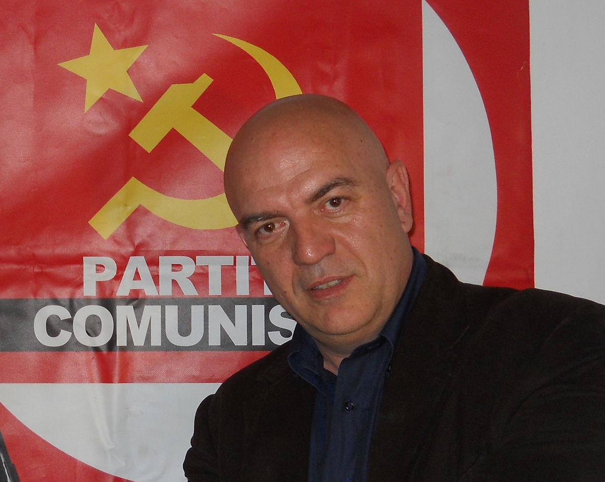«I poteri forti non hanno paura di Grillo, ma di Marco Rizzo sì» article-post