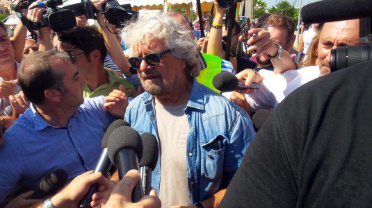 Quando Beppe Grillo aveva la tessera del PD article-post