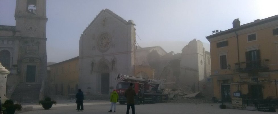 terremoto roma centro italia basilica san benedetto norcia