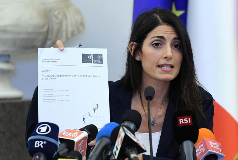 Cosa può succedere dopo la sentenza sul contratto Raggi-M5S? article-post