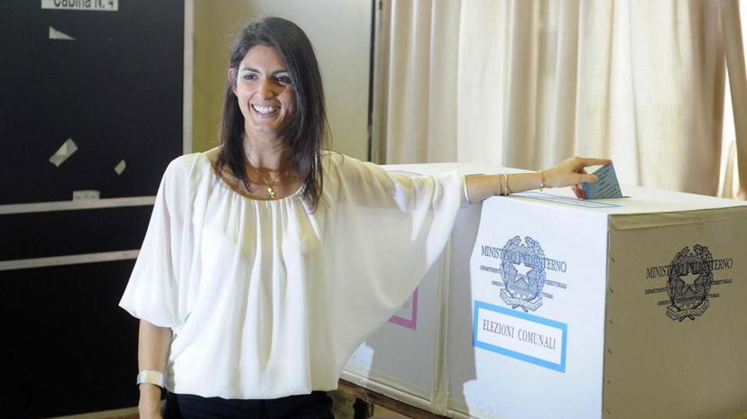 Virginia Raggi: il sindaco di tutti con la maglietta dei 5 Stelle article-post