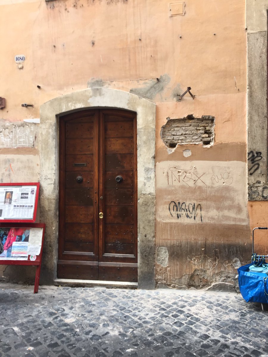 La targa del circolo PD in via dei Giubbonari «rubata» article-post