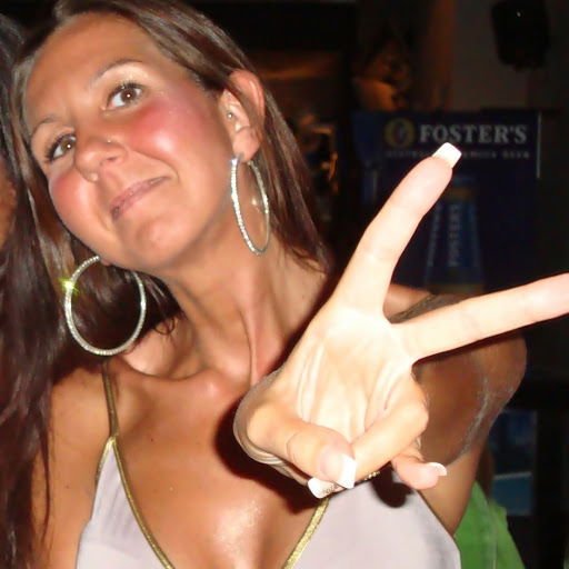 Samantha Busalacchi: l'indagata M5S al corteo per il no al referendum article-post