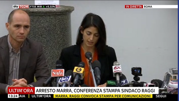 Virginia Raggi resiste nel bunker del Campidoglio (video) article-post