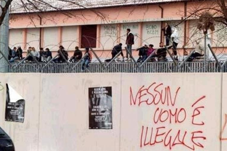 Perché i Centri di Identificazione ed Espulsione non sono la soluzione al problema dei migranti irregolari article-post