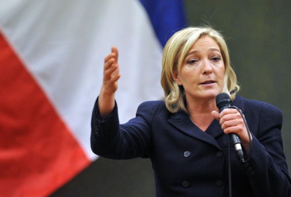 Le fake news di Marine Le Pen sull'euro article-post