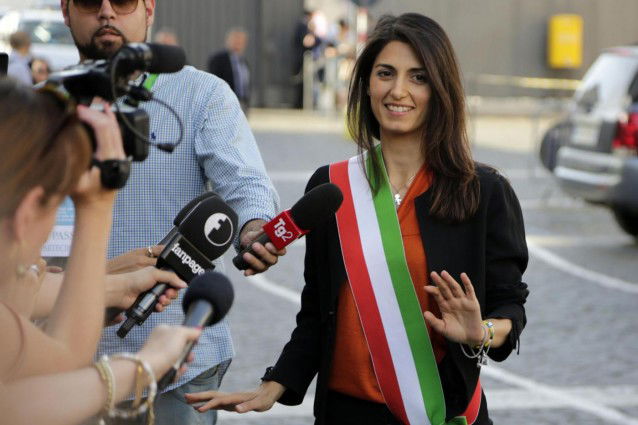 Così la bomba Raggi può scoppiare durante la campagna elettorale article-post