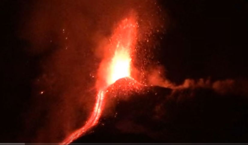 La nuova eruzione dell'Etna article-post