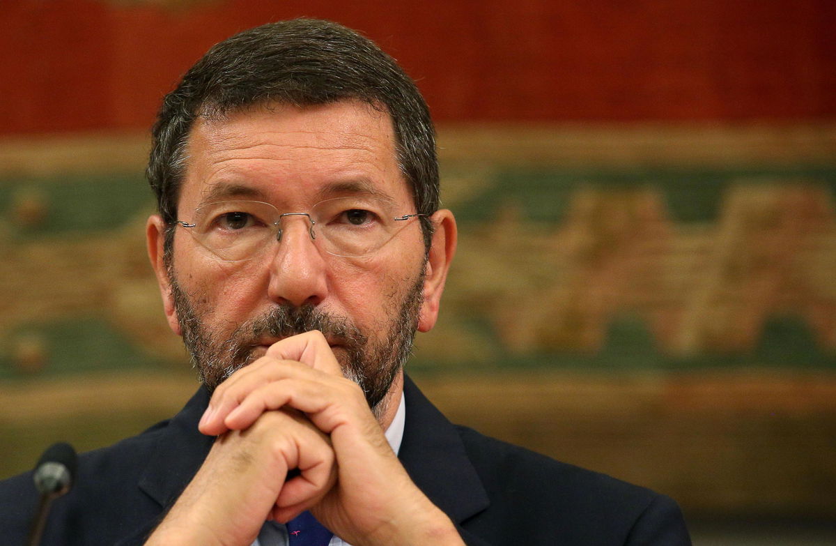 Ignazio Marino contro Virginia Raggi per lo stadio della Roma article-post