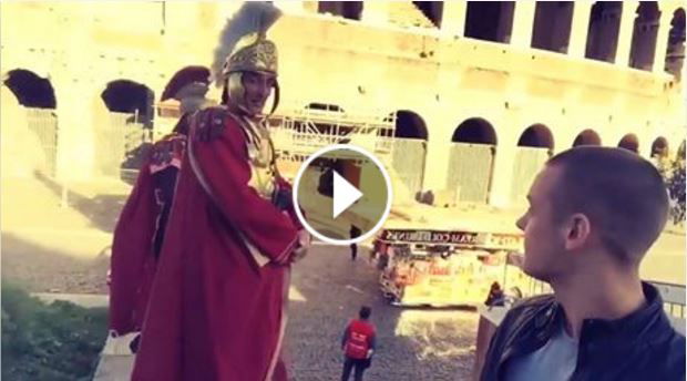 Psyko Punkz: il video (di due anni fa) del deejay aggredito dai centurioni al Colosseo article-post