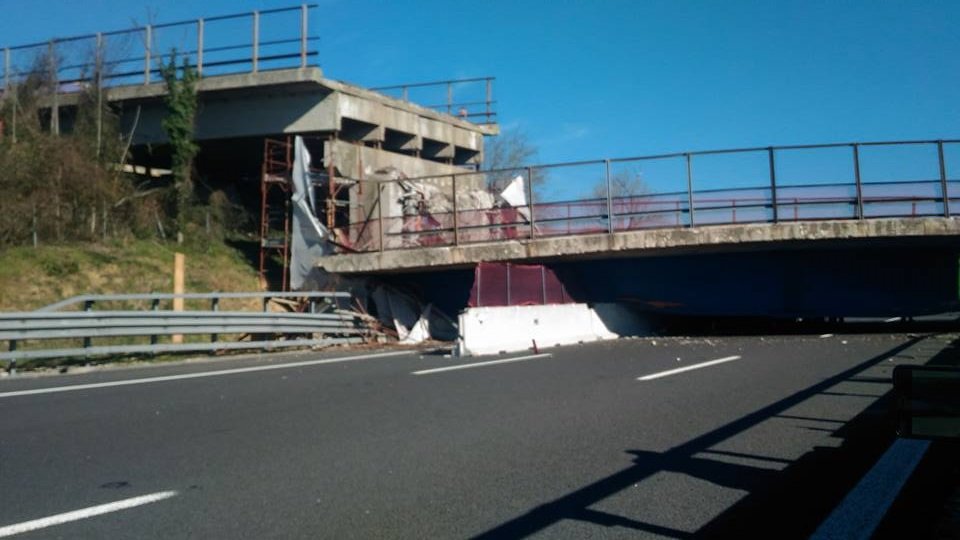 ponte crollato autostrada ancona 4