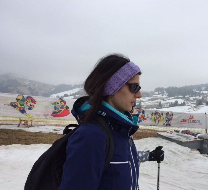 Virginia Raggi è in vacanza e non va alle Fosse Ardeatine article-post