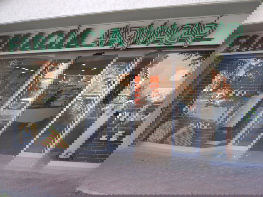 farmacap simona laing