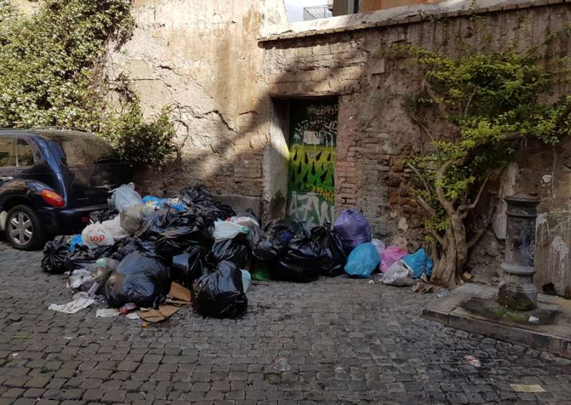 virginia raggi emergenza monnezza roma 1