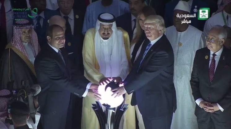 donald trump sfera luminosa arabia saudita - 1
