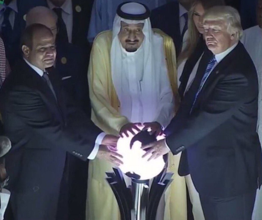 donald trump sfera luminosa arabia saudita - 5