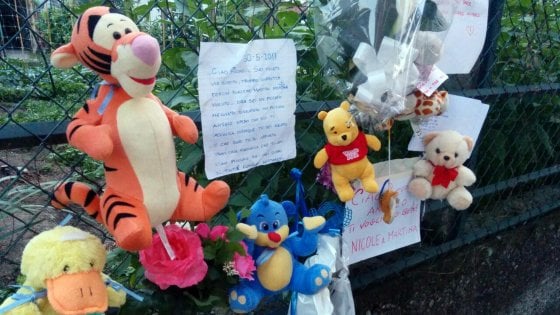 Gli insulti e le minacce alla donna accusata di aver ucciso il figlio a Settimo Torinese article-post